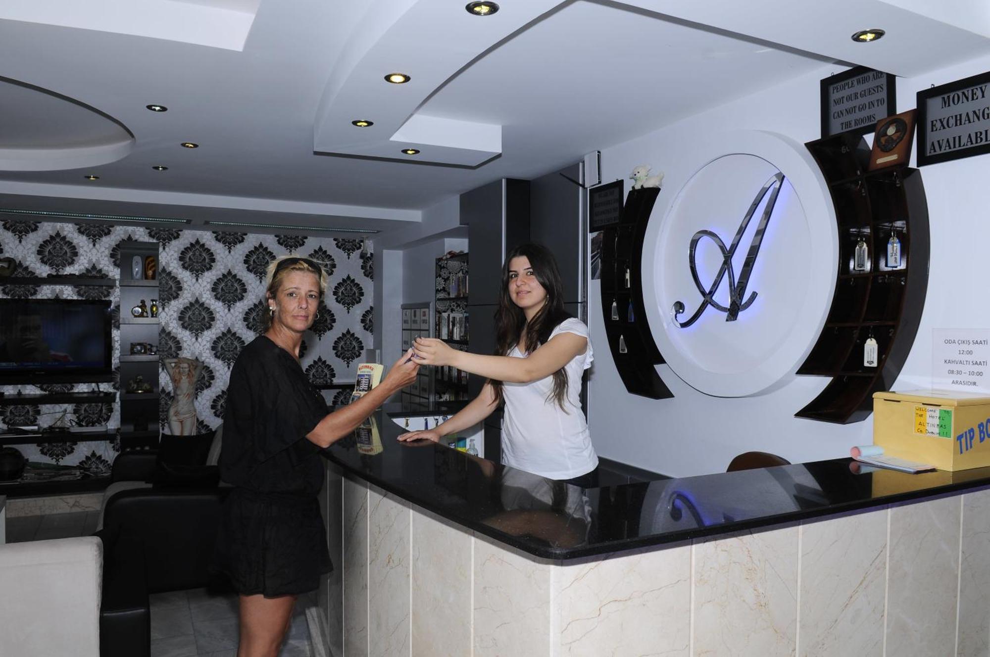 Altinbas Apart Hotel Kusadası Esterno foto