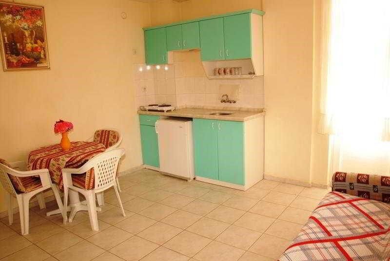 Altinbas Apart Hotel Kusadası Esterno foto